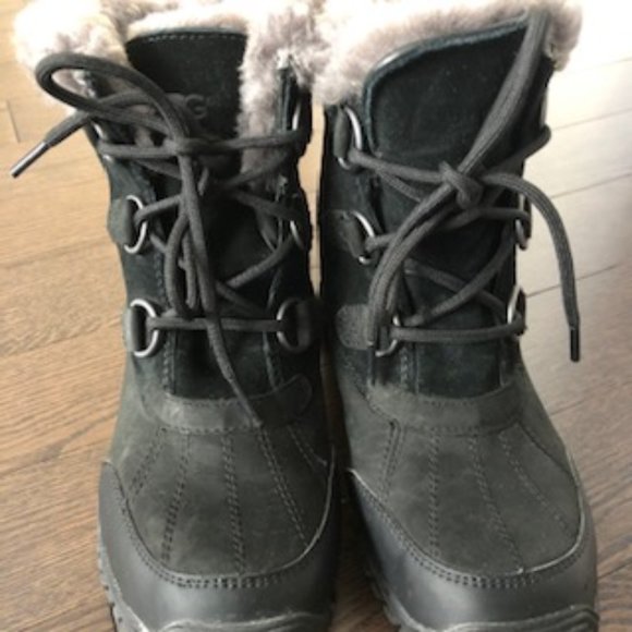 UGG Womens Ostrander Boot Size 6 - Picture 5 of 7